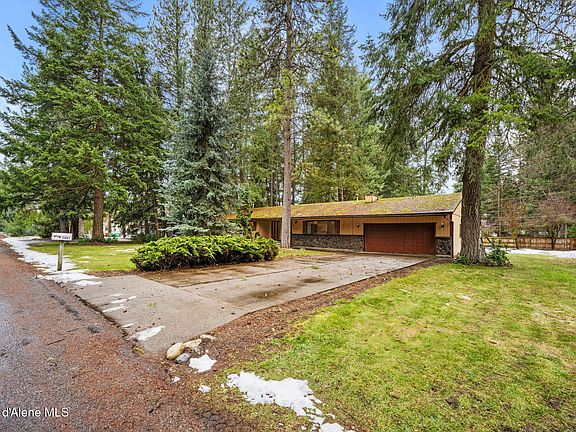 3rd image of 11951 N Pinetree Rd