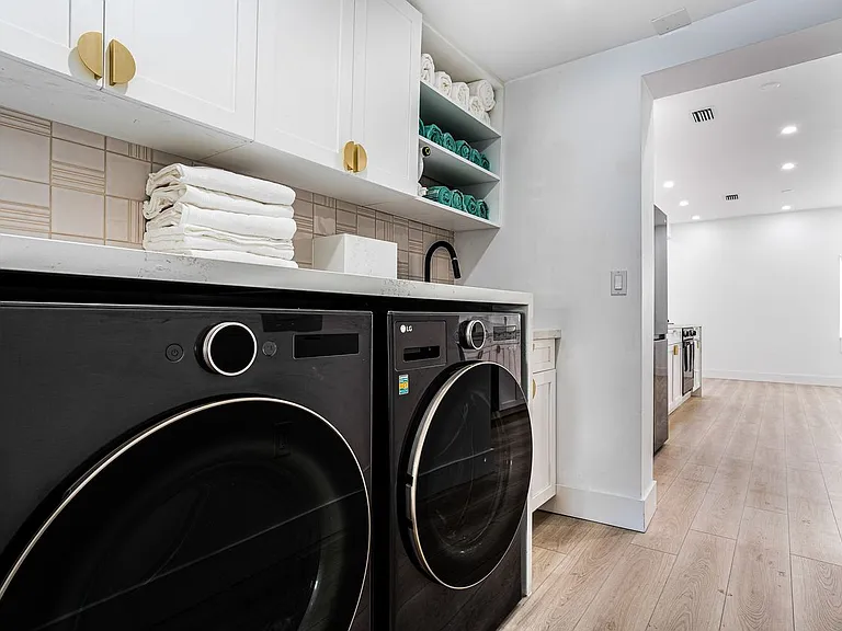 8866 Carlyle Ave — Photo 21