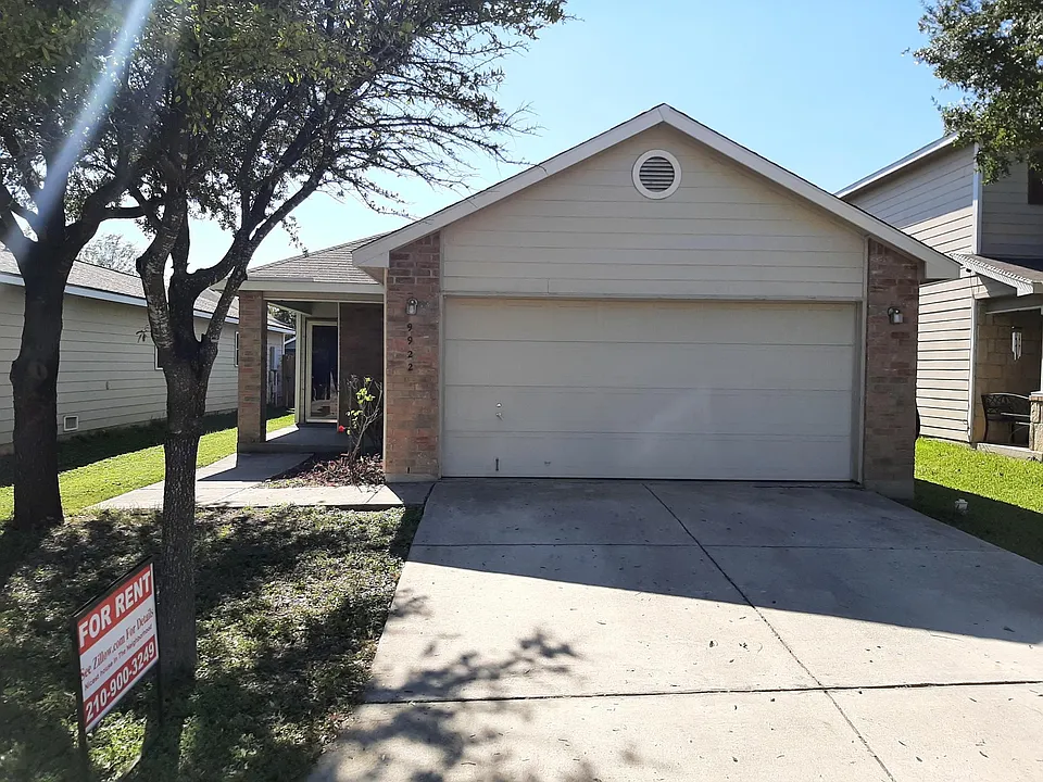 9922 Woodland Pnes