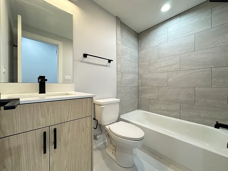 2171 W Wilson Ave #6H — Photo 11