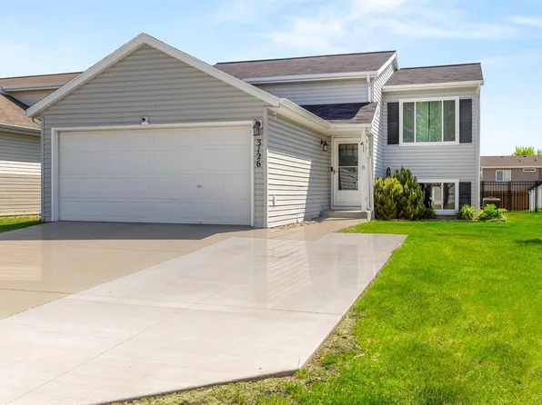 3126 32nd St S, Moorhead, MN 56560