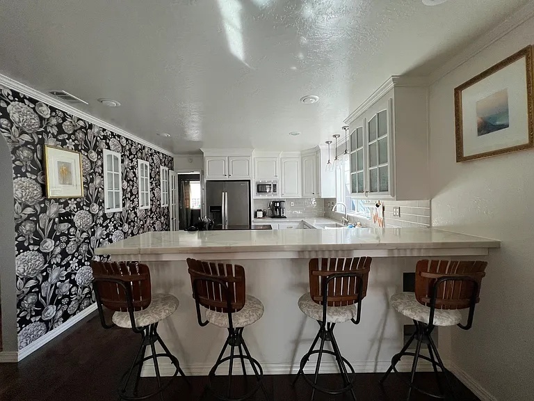 21556 Lake Chabot Rd — Photo 8