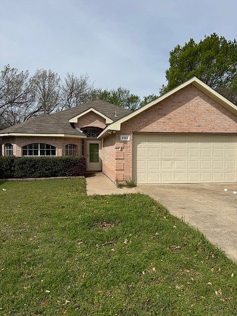 1st image of 202 Vines Dr