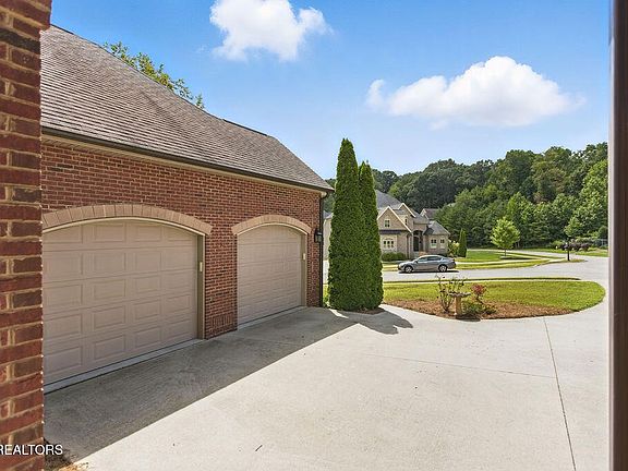 5th image of 171 Porter Ln
