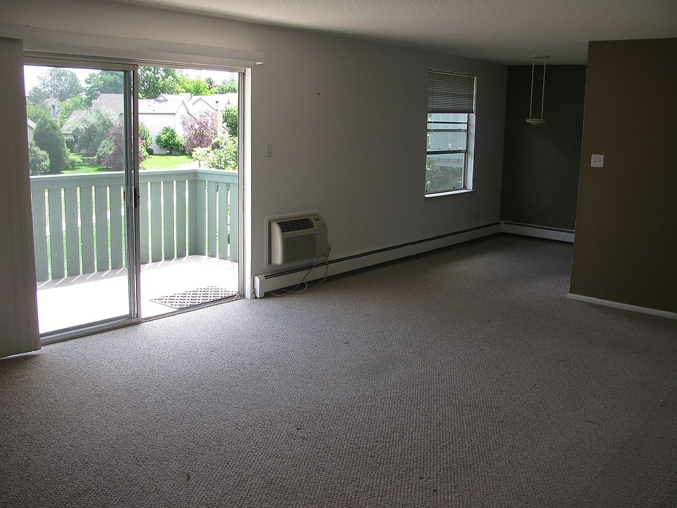 2nd image of 2130 S Vaughn Way Unit 302E