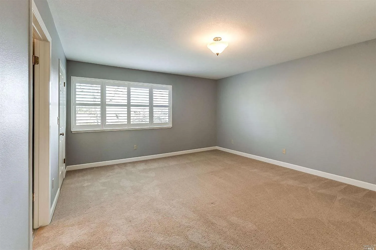 4 bed, 2.5 bath, 2016 sqft, $4,500 — Photo 4