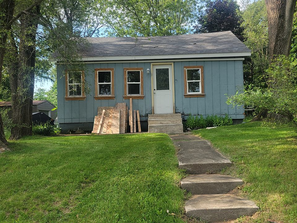 1st image of 813 Willow Dr