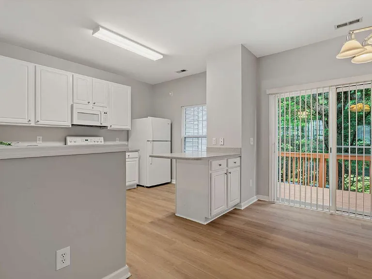 8515 Mount Valley Ln — Photo 12
