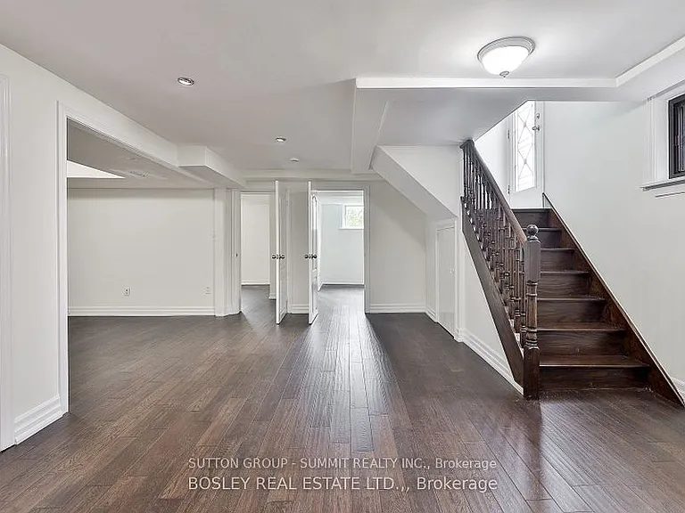 136 Regina Ave #BASEMENT — Photo 7