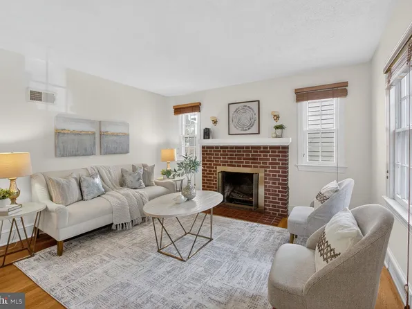 834 N Abingdon St, Arlington, VA 22203