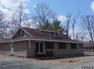 54 Lakeshore Dr, Averill Park, NY 12018