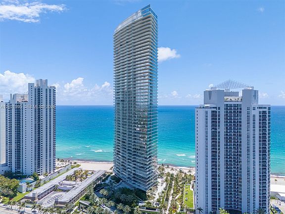 5th image of 18975 Collins Ave Unit 5205
