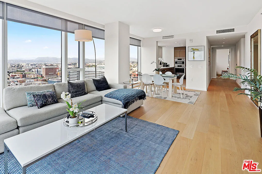 2 bed, 3.0 bath, 1610 sqft, $5,950 — Photo 2
