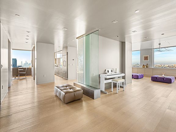 3rd image of 635 W 42nd St APT 39A