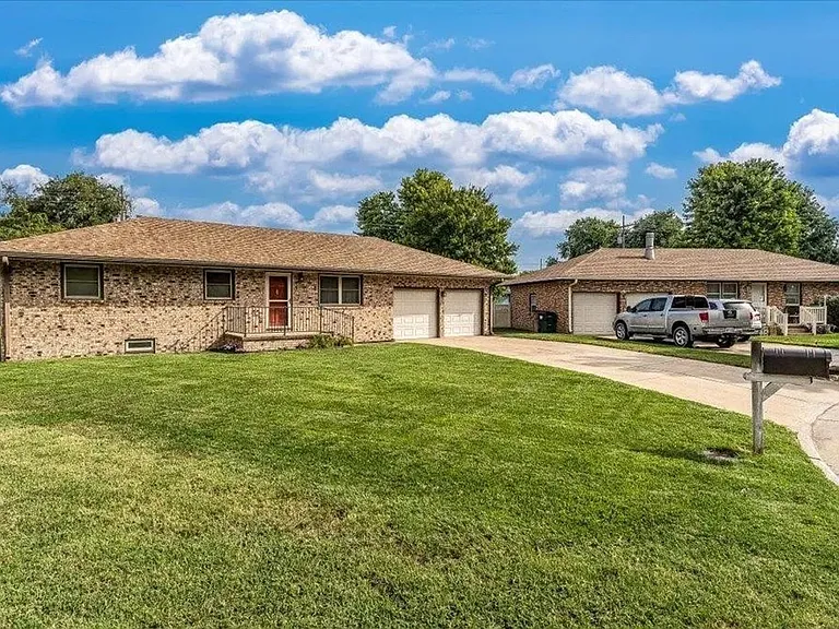 3321 Clove Cir — Photo 2
