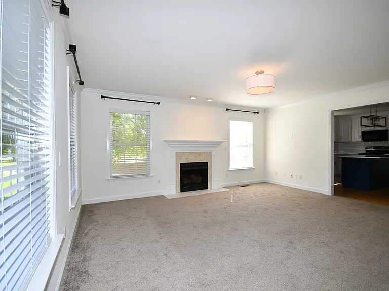 157 Blue Heron Dr — Photo 2