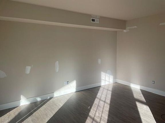5th image of 5057 Merriman Rd