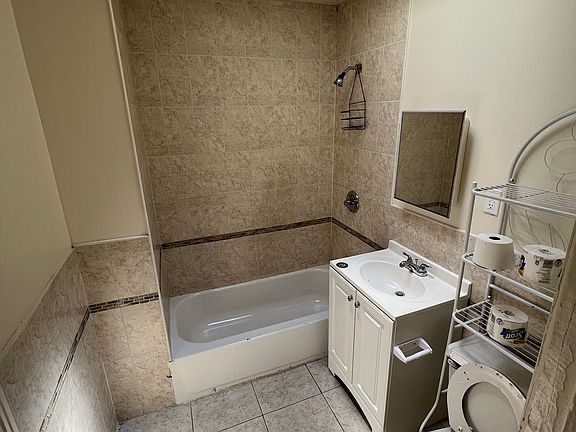 4th image of 114-33 Farmers Blvd #2R