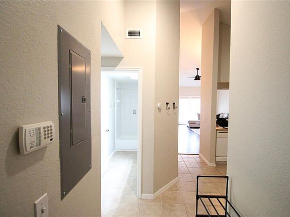 4th image of 9158 SW 51st Rd #J303