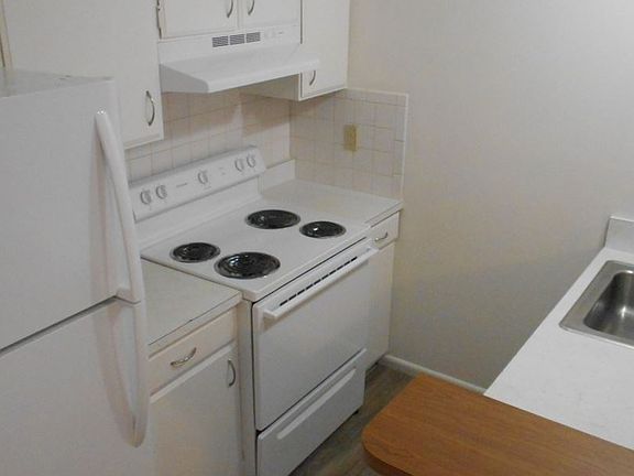 5th image of 500 13th St APT 103
