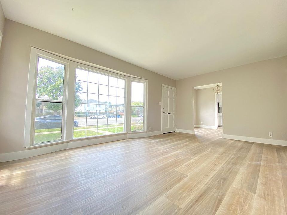 wall to wall windows in Living room