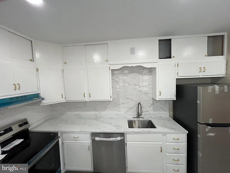 419 S 11th St — Photo 5