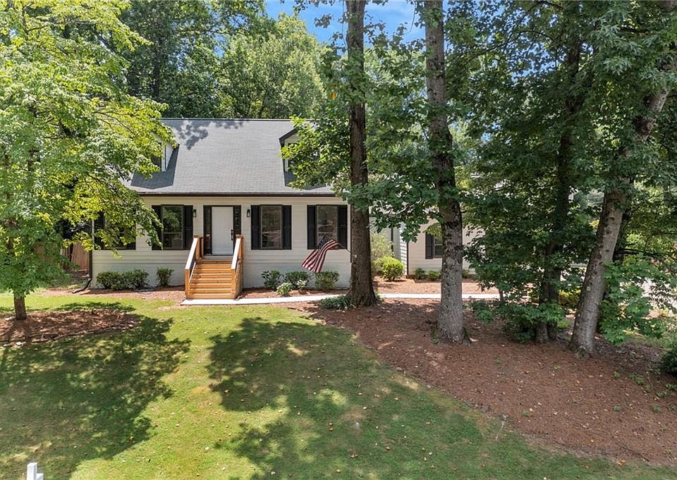 1st image of 340 Summerfield Dr