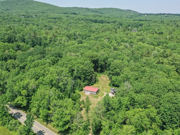 16 Sutton Road, Lincolnville, ME 04849