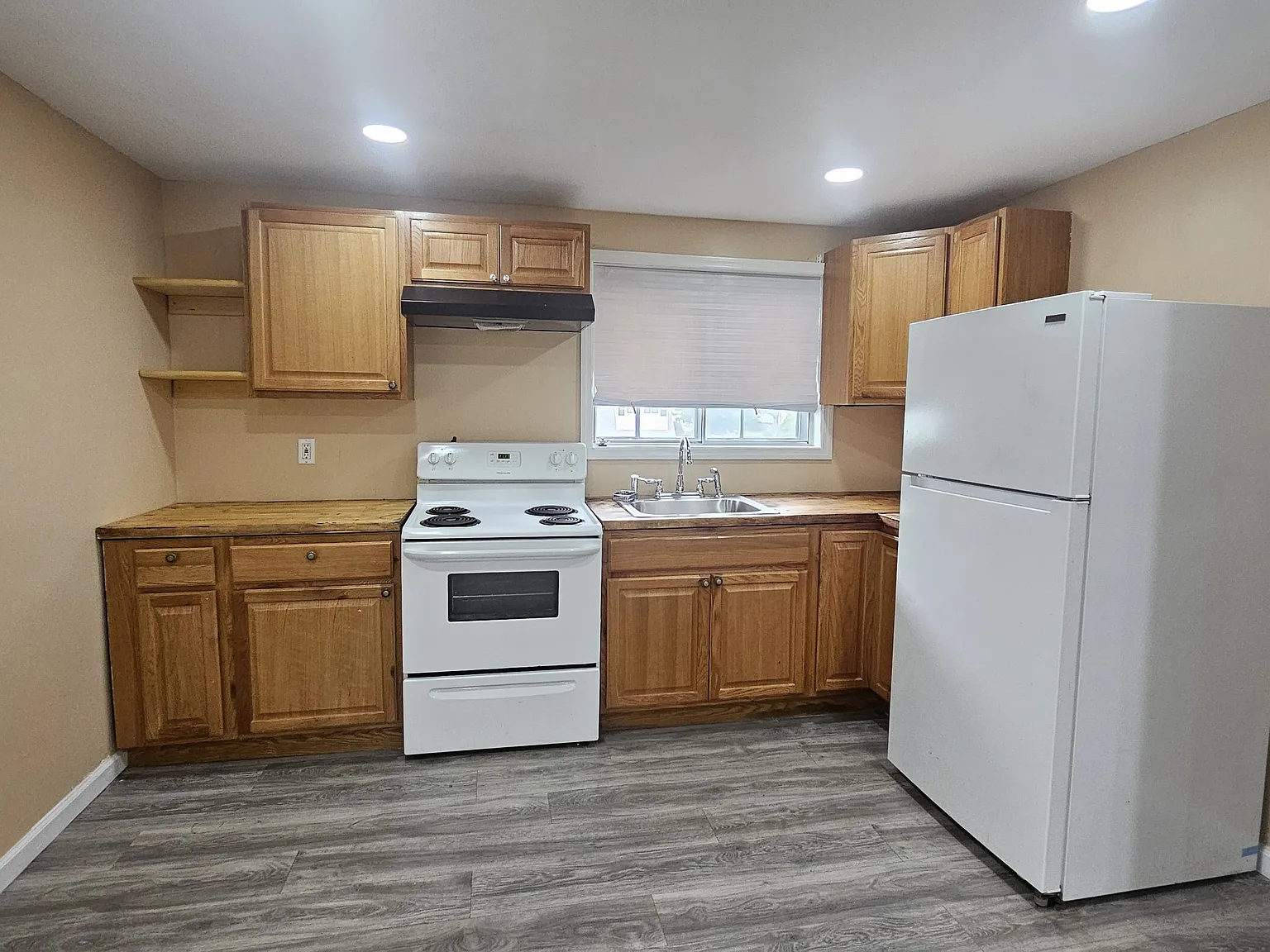 2 bed, 700 sqft, $2,600 — Photo 2