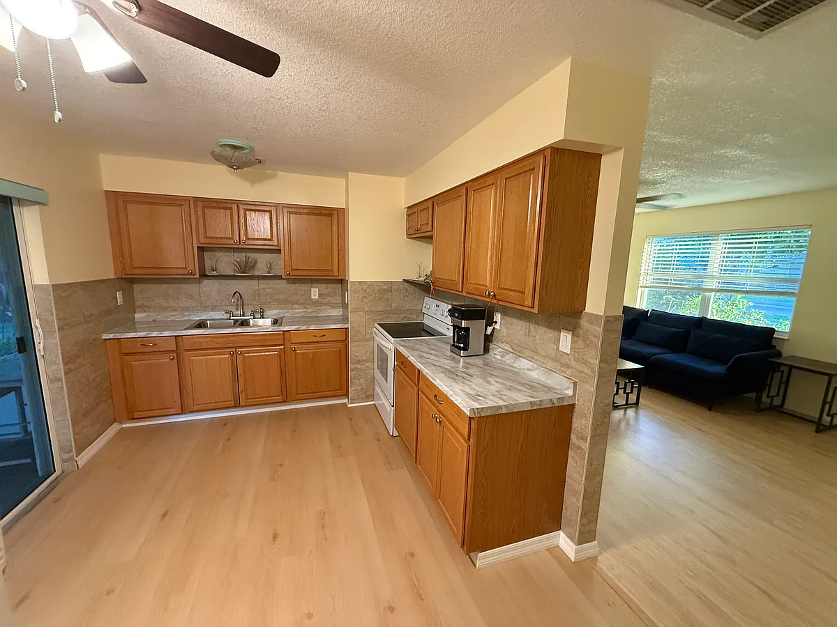 Building Photo - 312 San Marie Dr