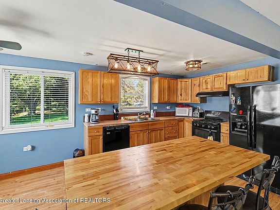 3rd image of 1706 W Tupper Lake Rd
