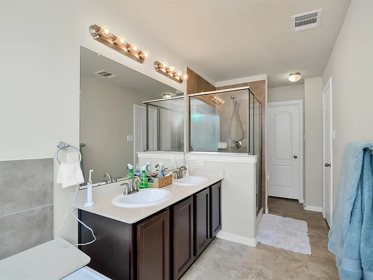 11429 Champions Green Dr — Photo 33