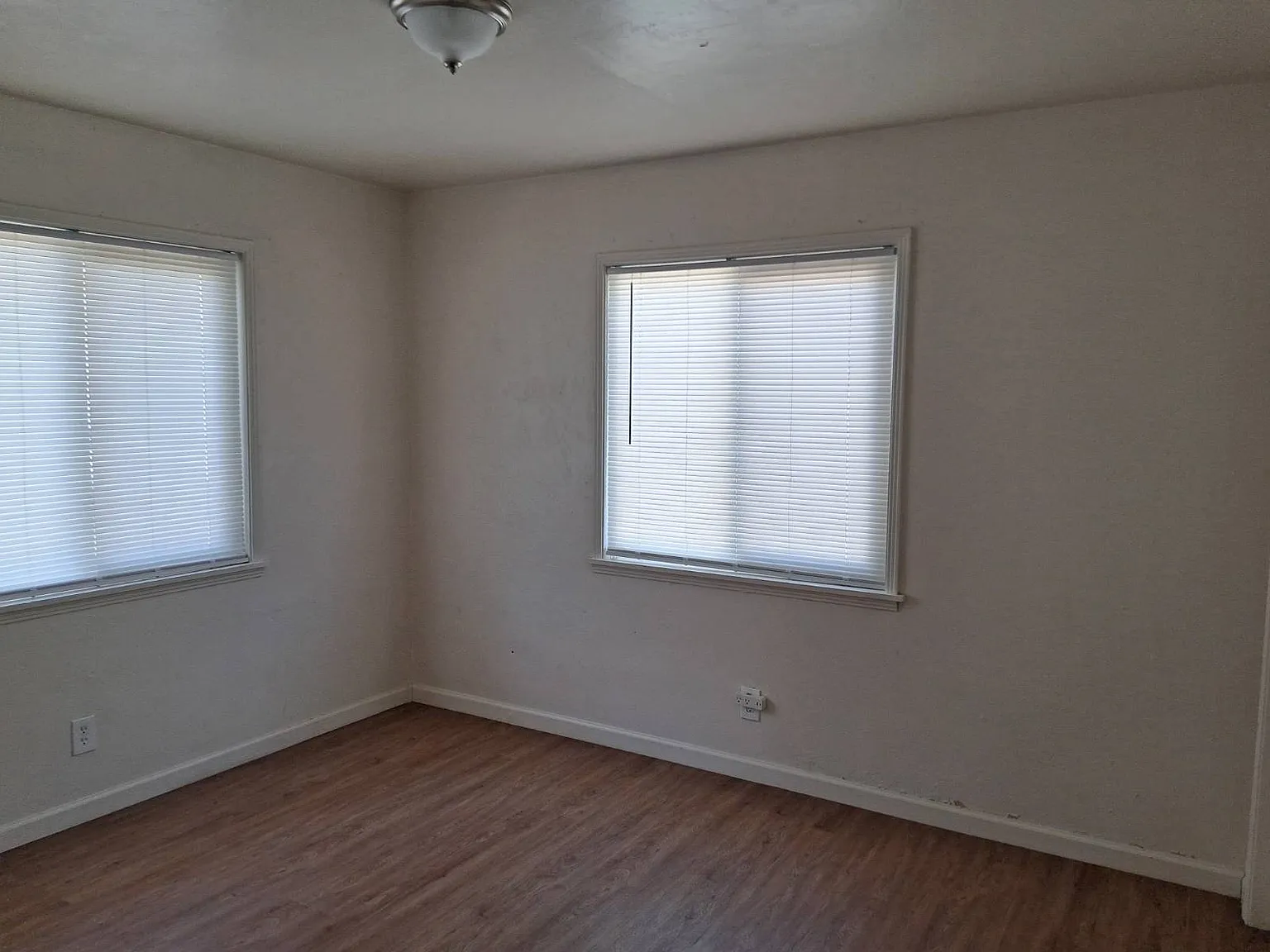 2 bed, 1.0 bath, 730 sqft, $1,325 — Photo 4