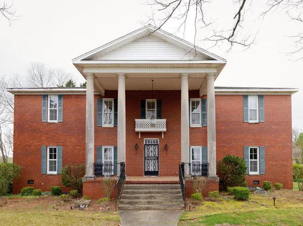 203 Gaines St, Russellville, AL 35653