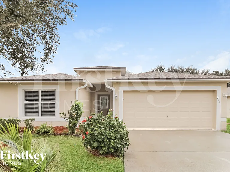 253 McKay Blvd — Photo 1