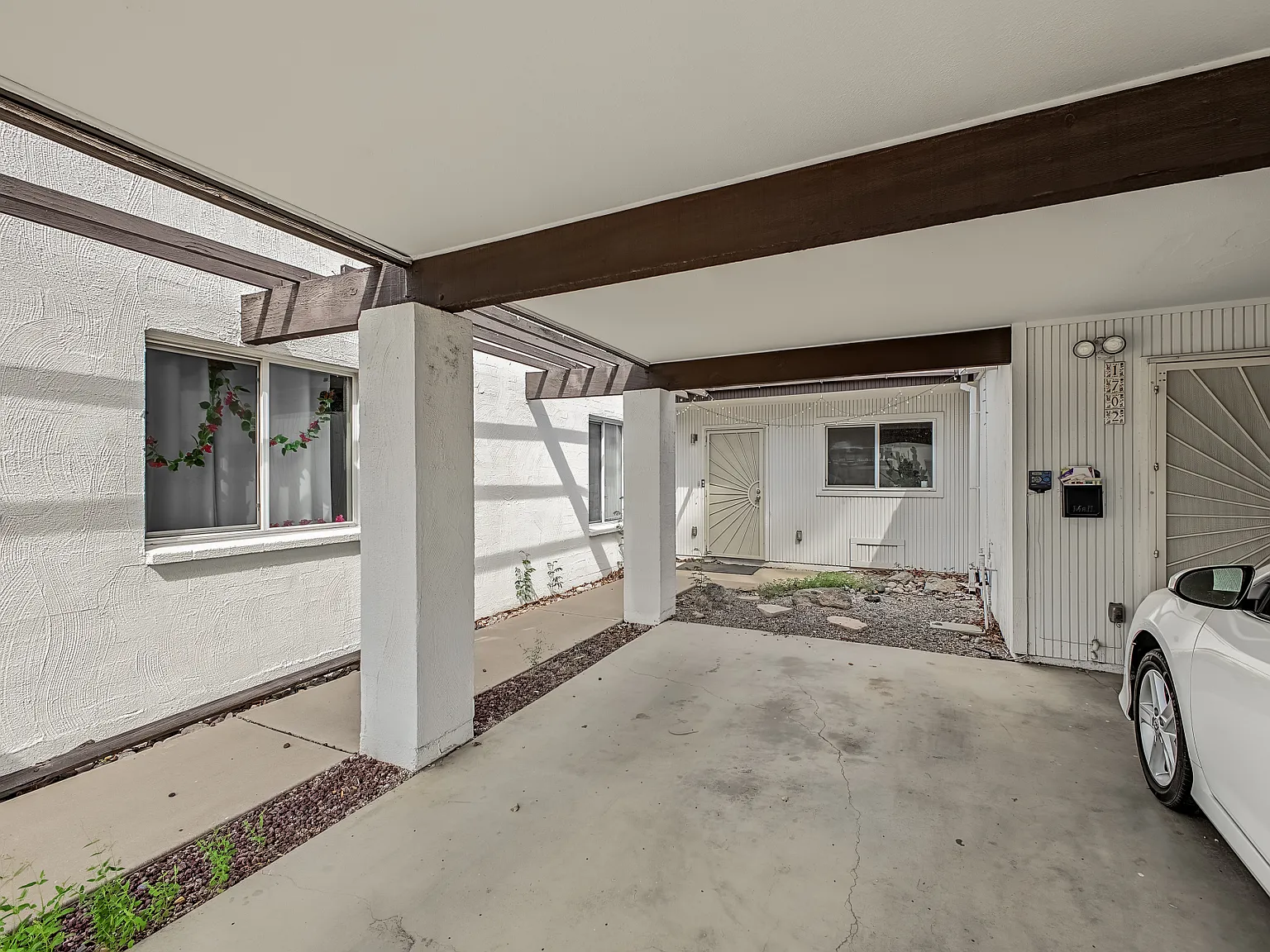 4 bed, 1925 sqft, $2,499 — Photo 4