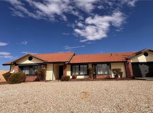 13677 Ivanpah Rd, Apple Valley, CA 92308