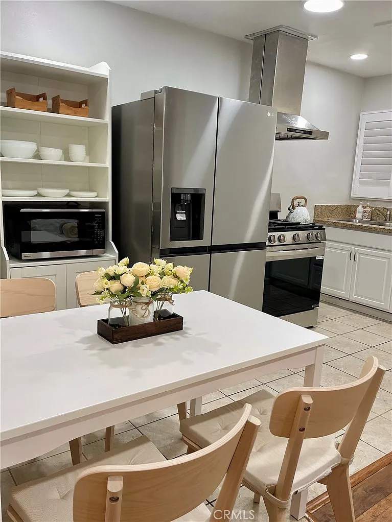 1 bed, 550 sqft, $2,100 — Photo 4