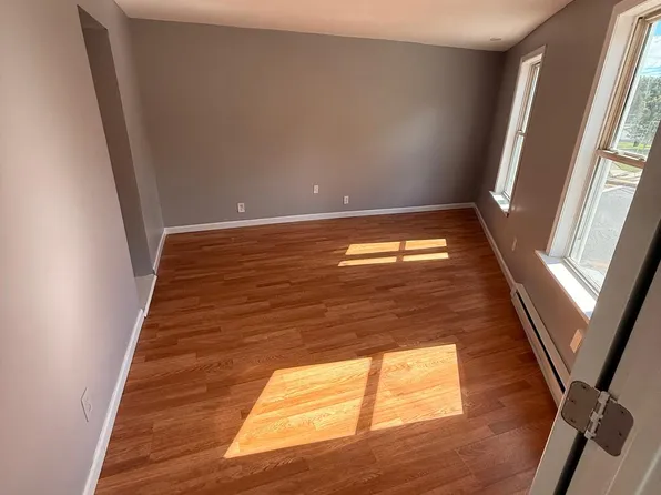 235-237 Oak St #237-3, Clinton, MA 01510