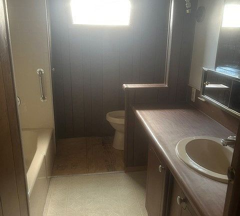 5th image of 7 La Vista Dr #7