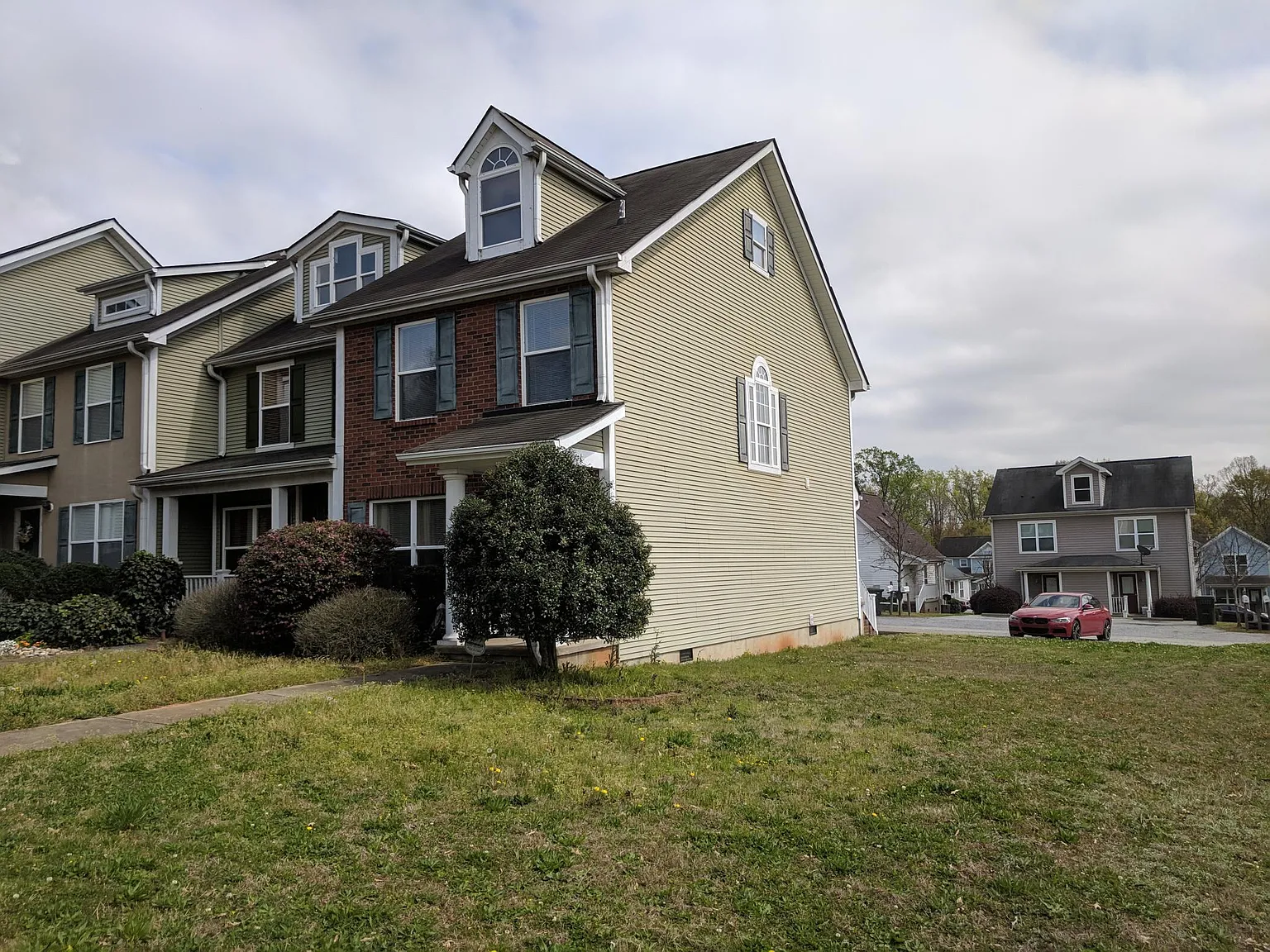 202 Alde St — Photo 3
