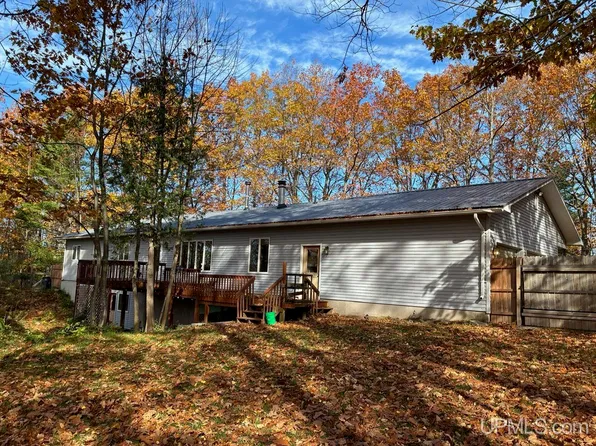 46409 Green Acres Rd, Houghton, MI 49931