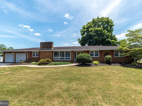 2385 Hillcrest Rd, Quakertown, PA 18951