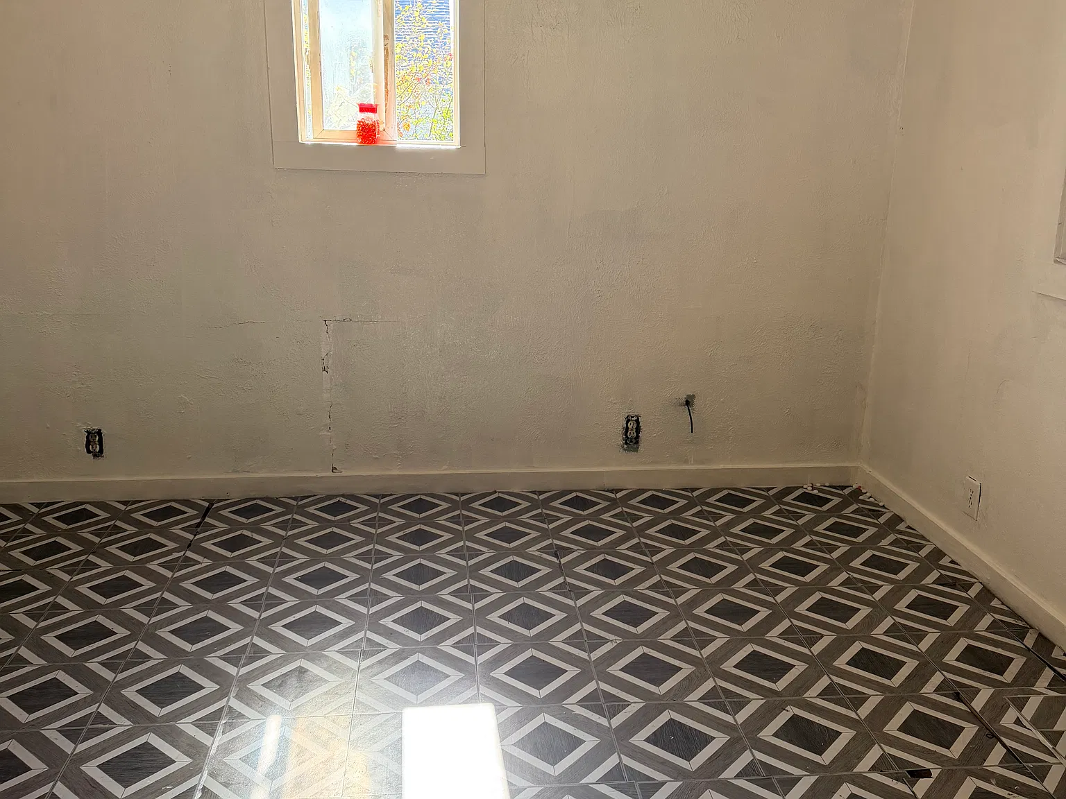 5 bed, 1200 sqft, $1,250 — Photo 2