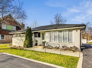 2502 Central Rd, Glenview, IL 60025