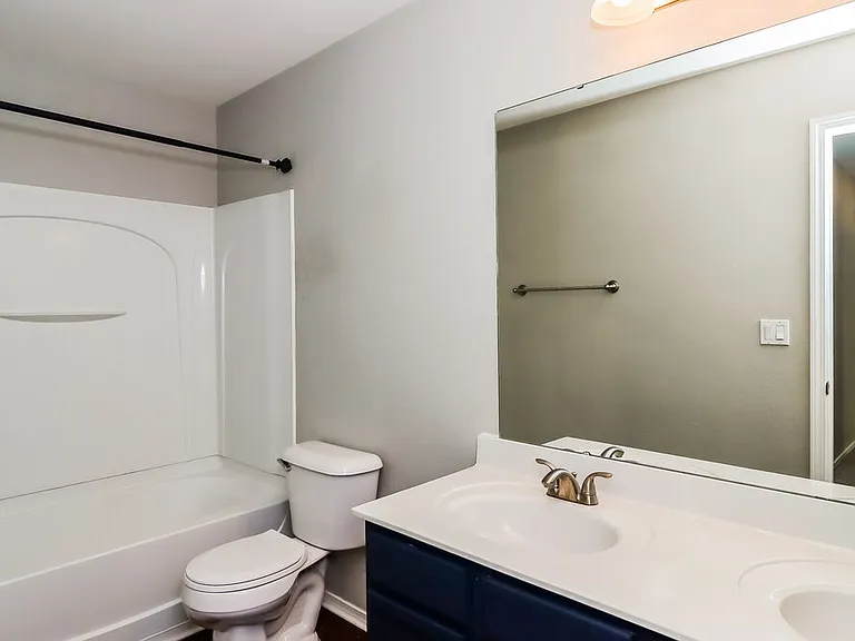 941 Silverberry St — Photo 14