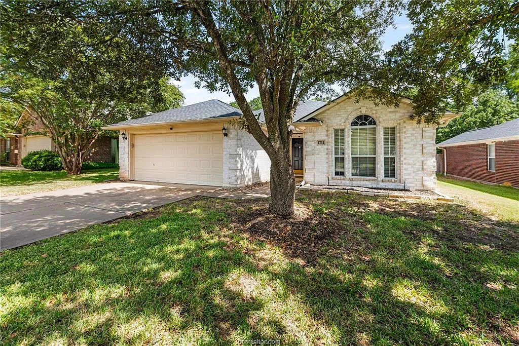 3 bed, 1397 sqft, $1,800 — Photo 2