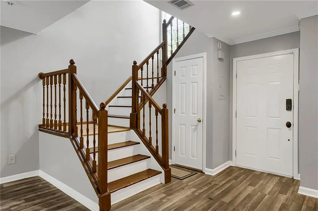2 bed, 2.5 bath, 1424 sqft, $1,700 — Photo 3