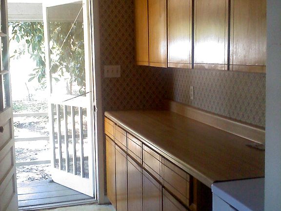 5th image of 105 Devereaux Dr