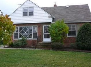 3752 Wallingford Rd, South Euclid, OH 44121